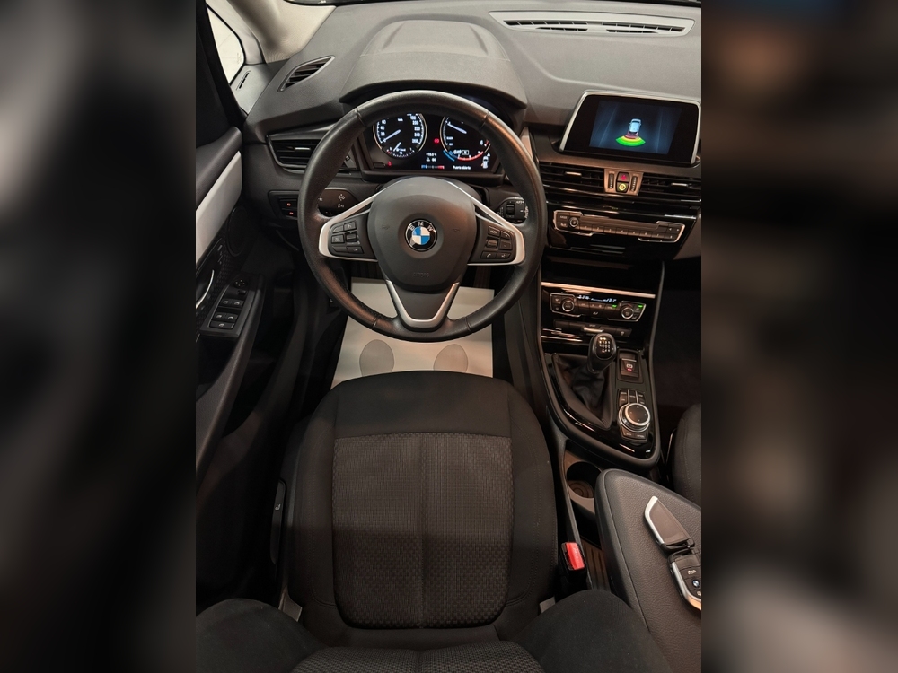 BMW Serie 2 216 d foto 12