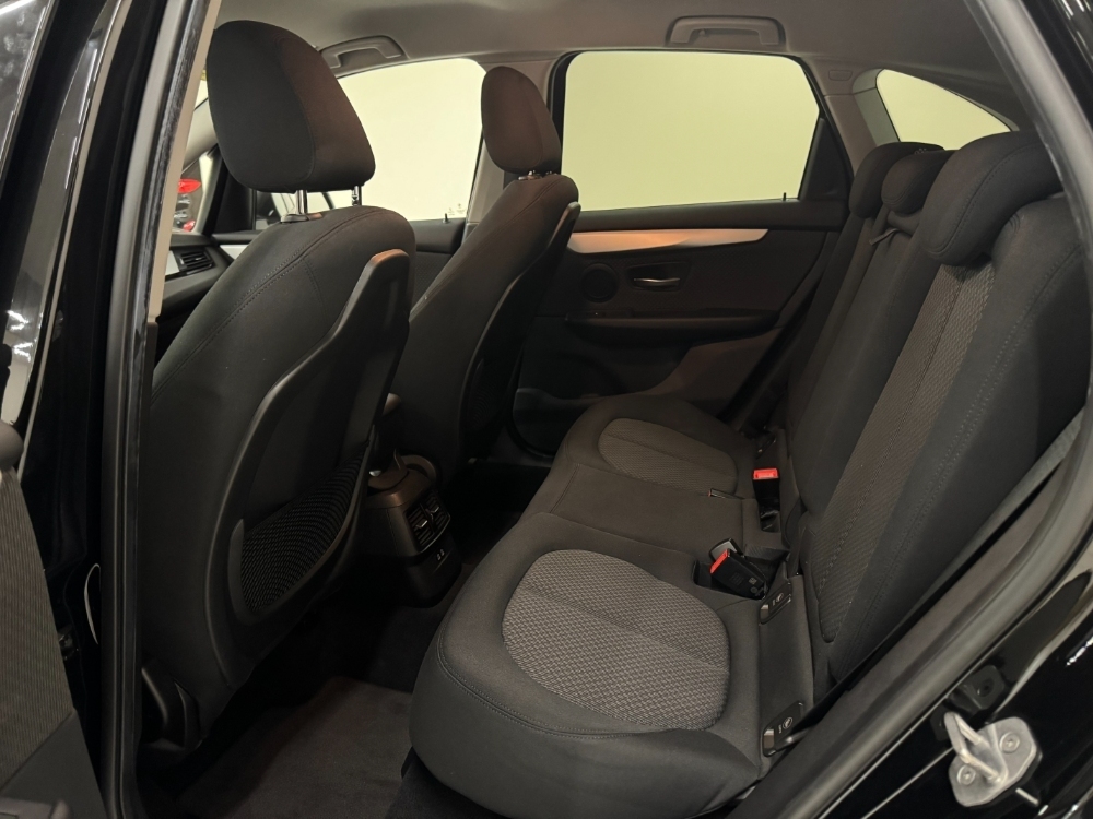 BMW Serie 2 216 d foto 15