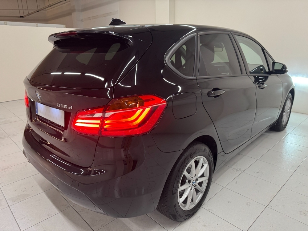 BMW Serie 2 216 d foto 21