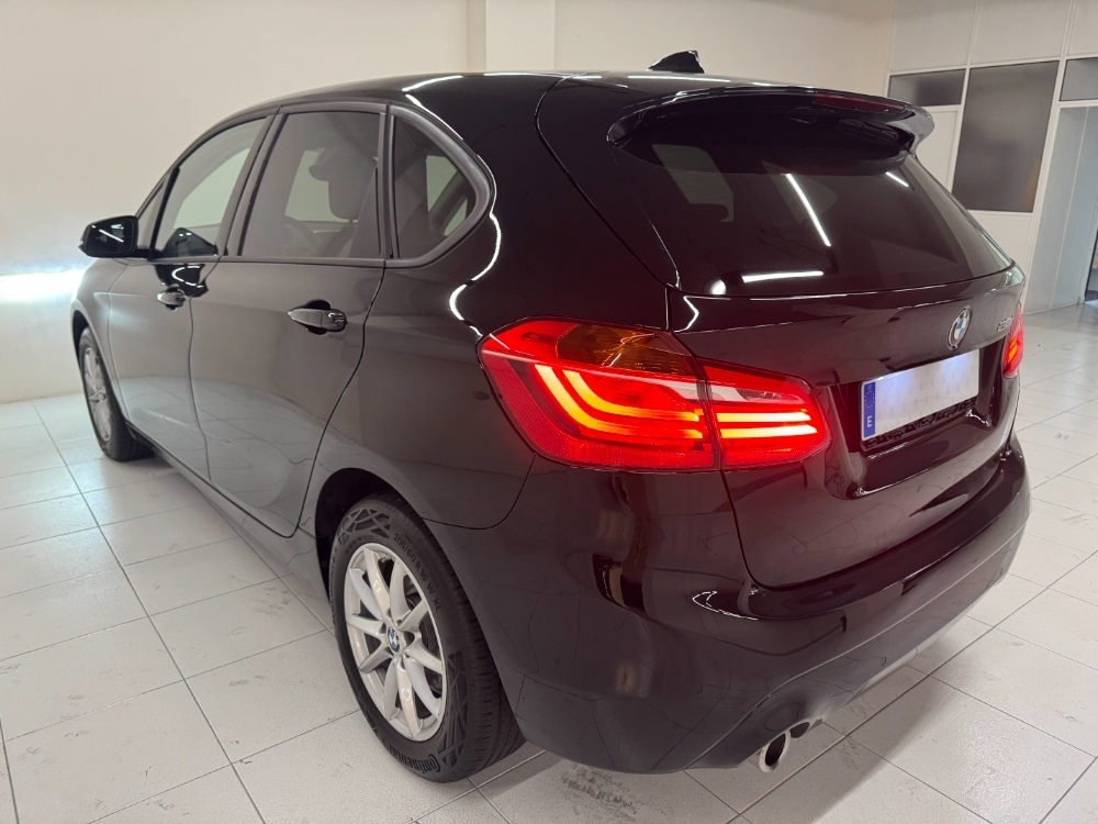 BMW Serie 2 216 d foto 22