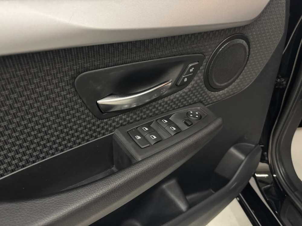 BMW Serie 2 216 d foto 5