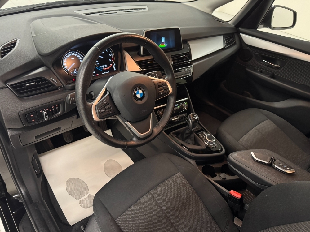 BMW Serie 2 216 d foto 6
