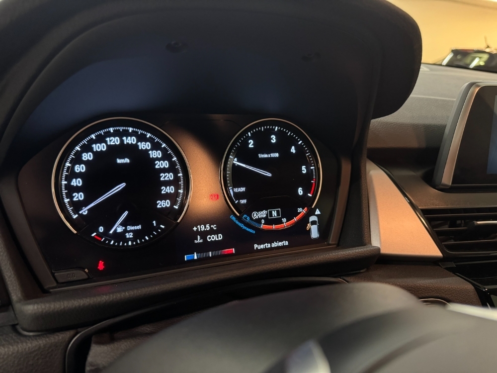 BMW Serie 2 216 d foto 7