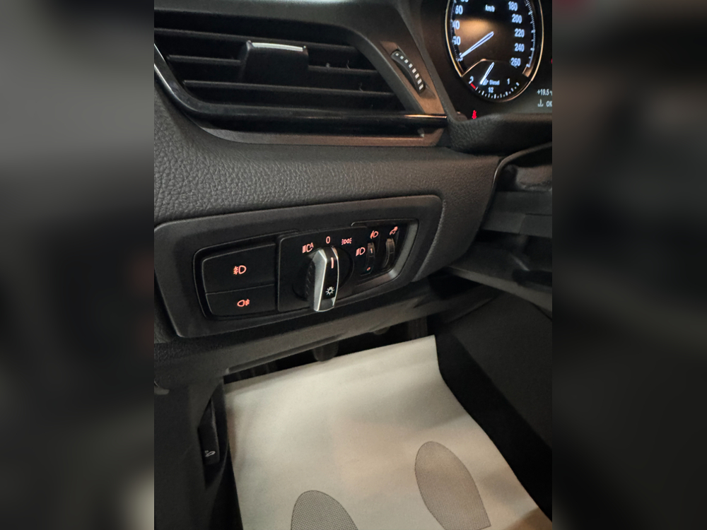 BMW Serie 2 216 d foto 8