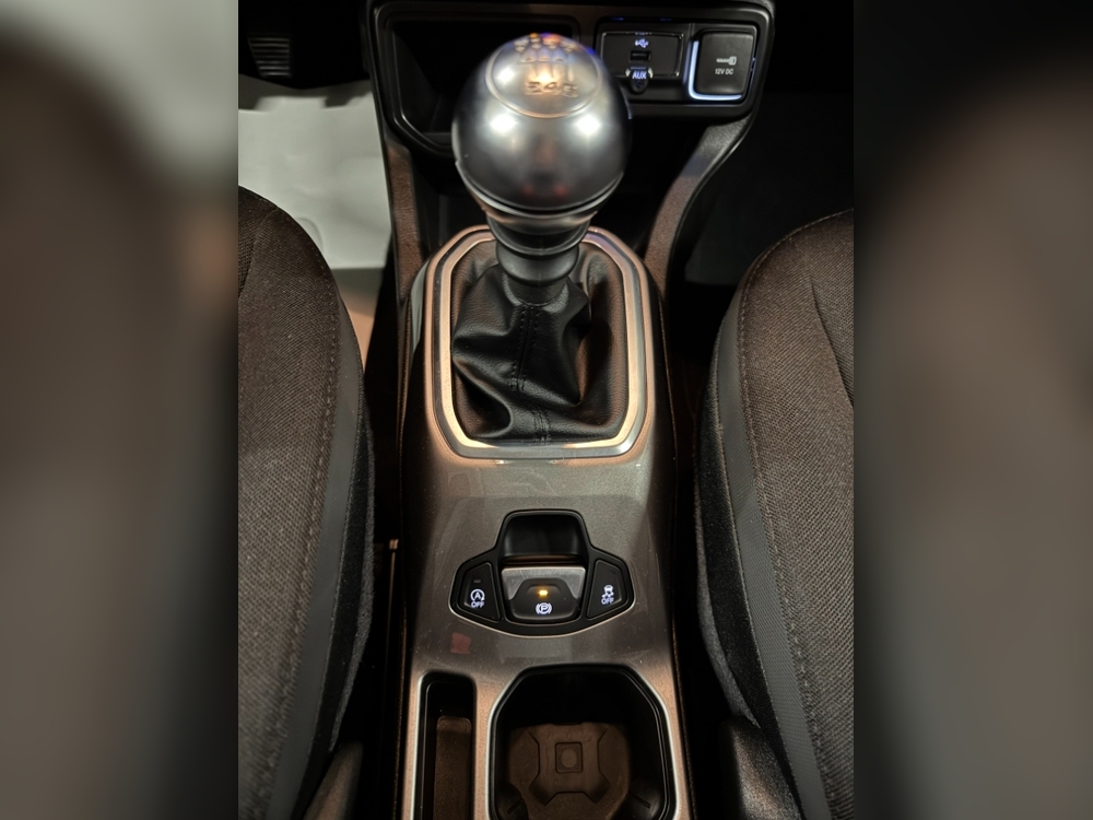 Jeep Renegade Limited FWD foto 15