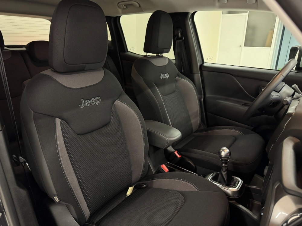 Jeep Renegade Limited FWD foto 17
