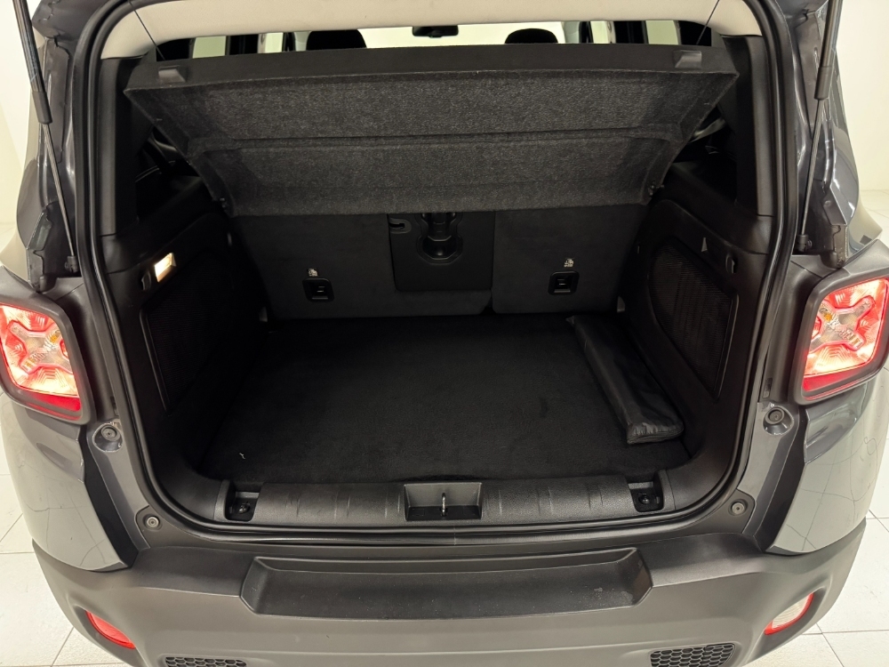 Jeep Renegade Limited FWD foto 22