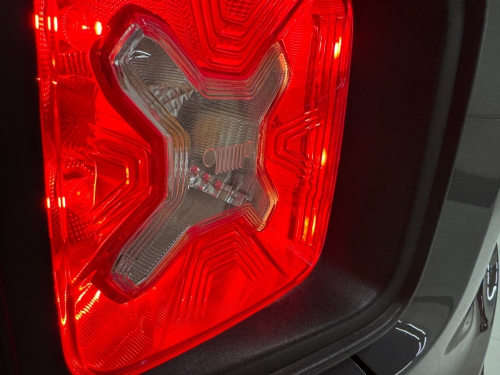 Jeep Renegade Limited FWD foto 23