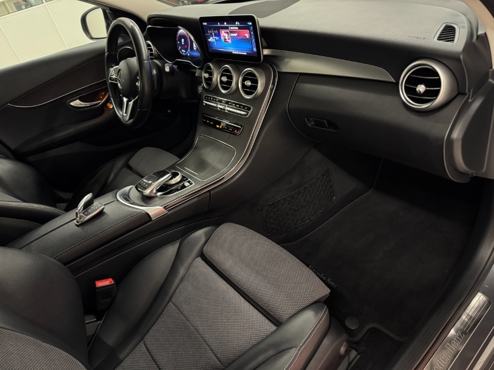 Mercedes-Benz Clase C C200 foto 12