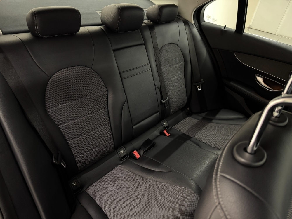 Mercedes-Benz Clase C C200 foto 14