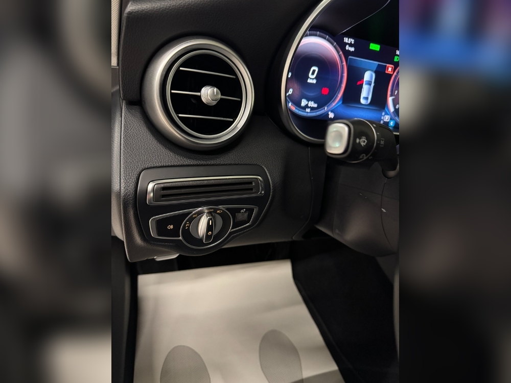 Mercedes-Benz Clase C C200 foto 6