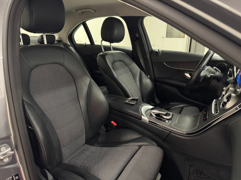 Mercedes-Benz Clase C C200 foto 11