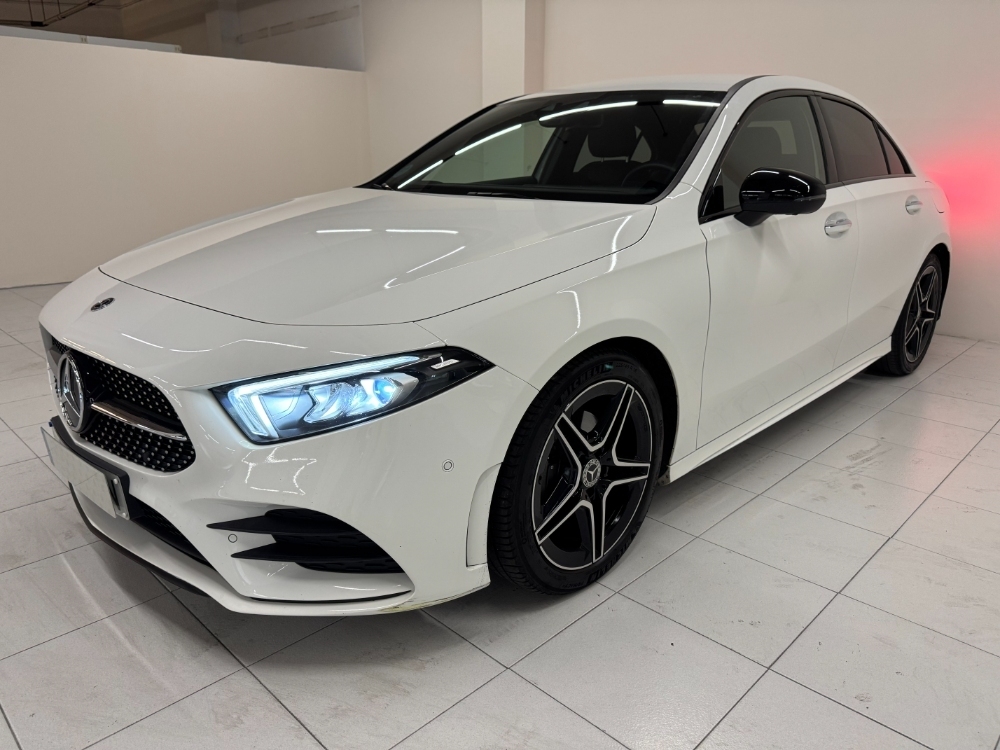 Mercedes-Benz Clase A Sedán A180 foto 2