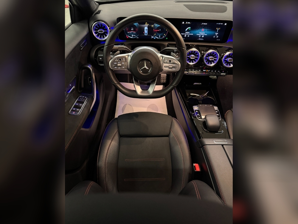 Mercedes-Benz Clase A Sedán A180 foto 14