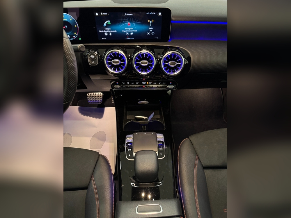 Mercedes-Benz Clase A Sedán A180 foto 15