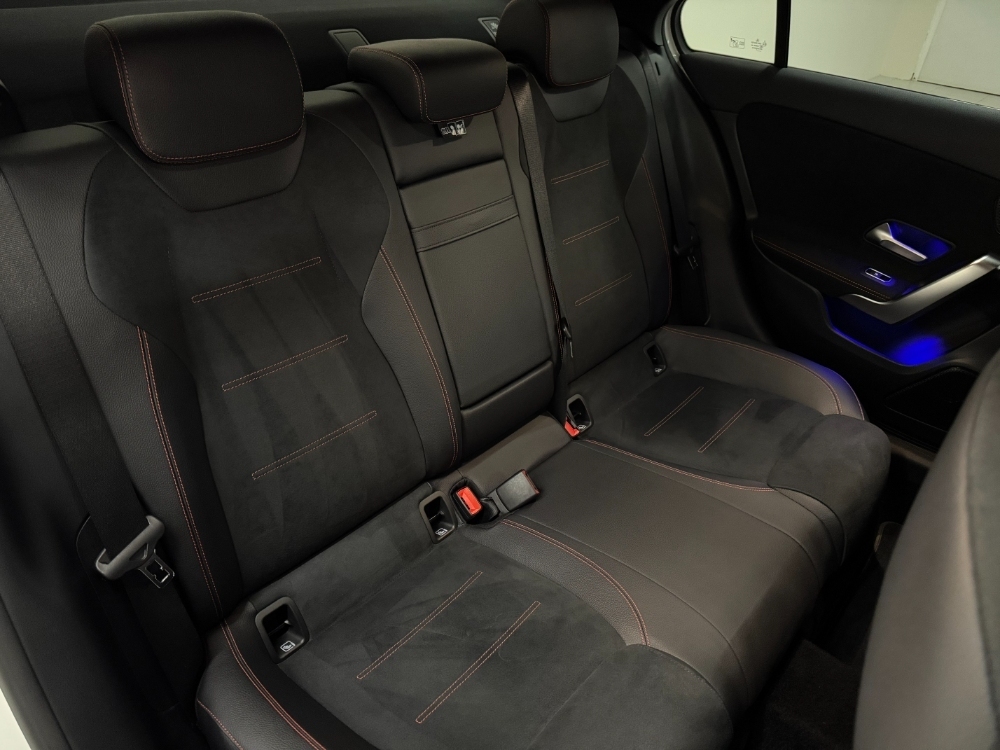 Mercedes-Benz Clase A Sedán A180 foto 22