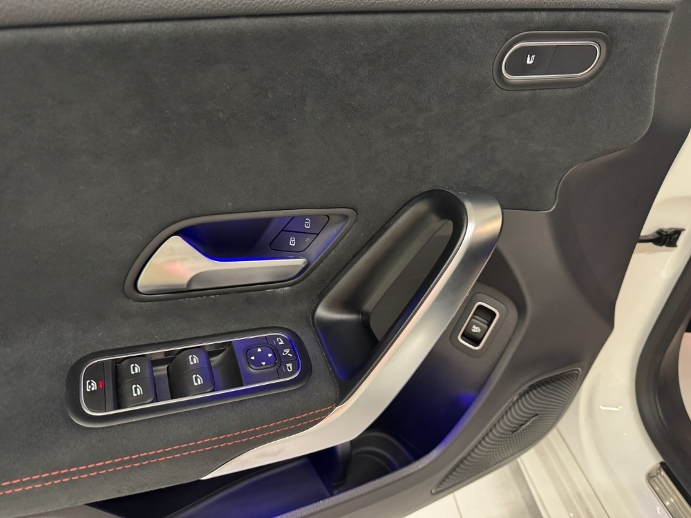 Mercedes-Benz Clase A Sedán A180 foto 5