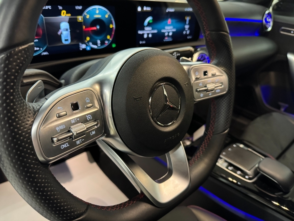 Mercedes-Benz Clase A Sedán A180 foto 8