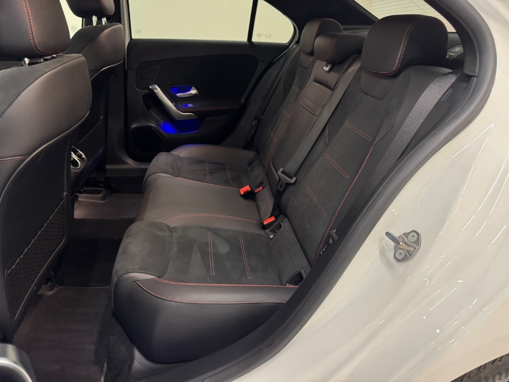 Mercedes-Benz Clase A Sedán A180 foto 11