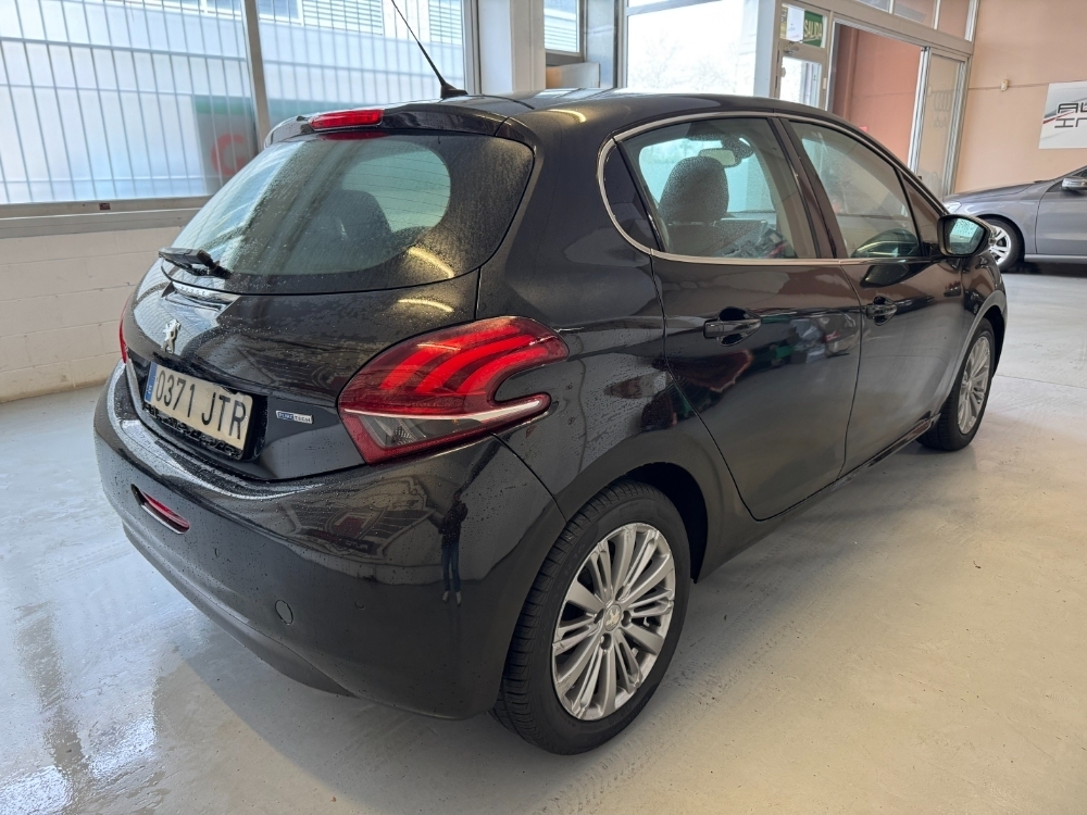 Peugeot 208 Allure foto 4