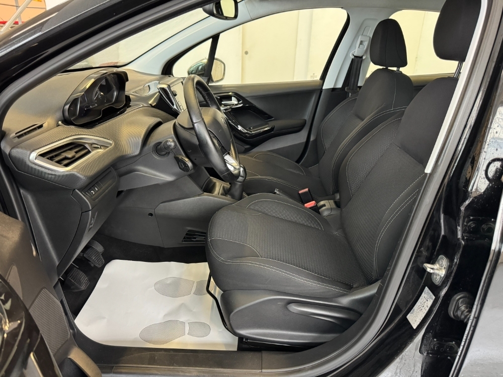 Peugeot 208 Allure foto 6