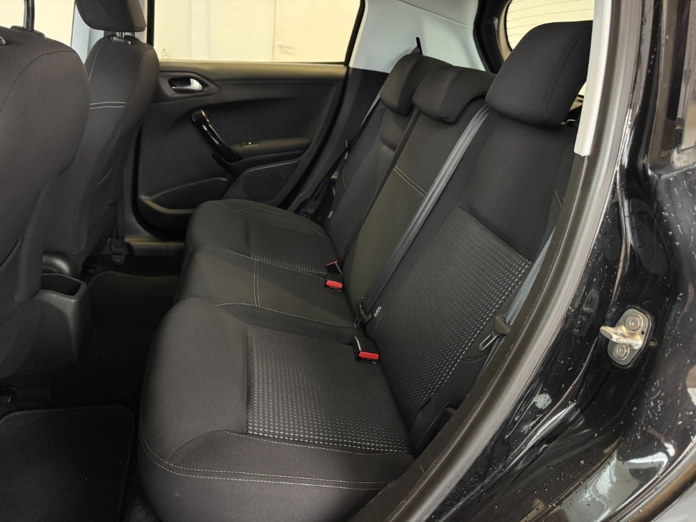 Peugeot 208 Allure foto 9