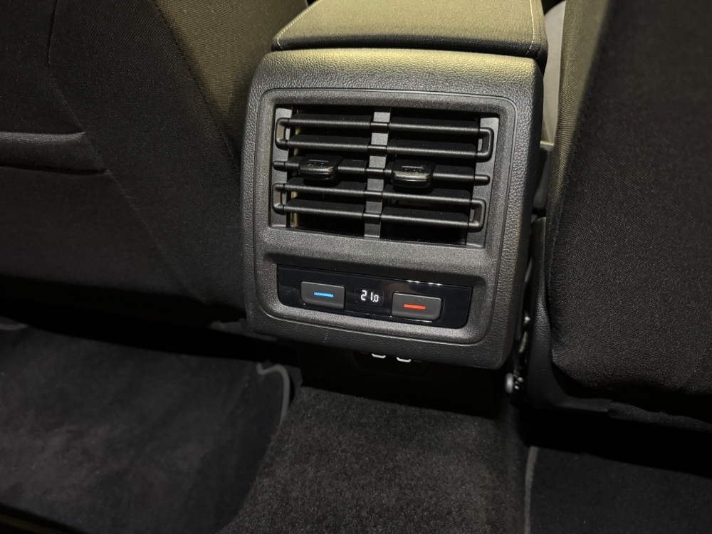 Volkswagen Golf VIII Life foto 12