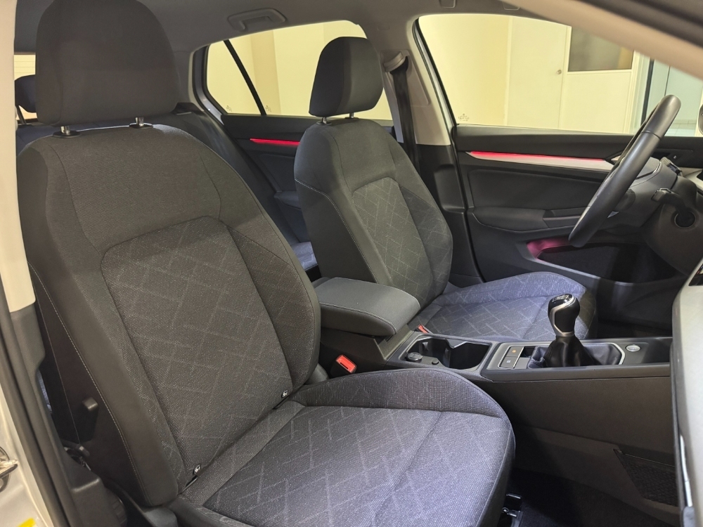 Volkswagen Golf VIII Life foto 10