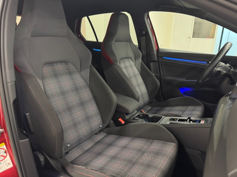 Volkswagen Golf VIII GTI foto 17