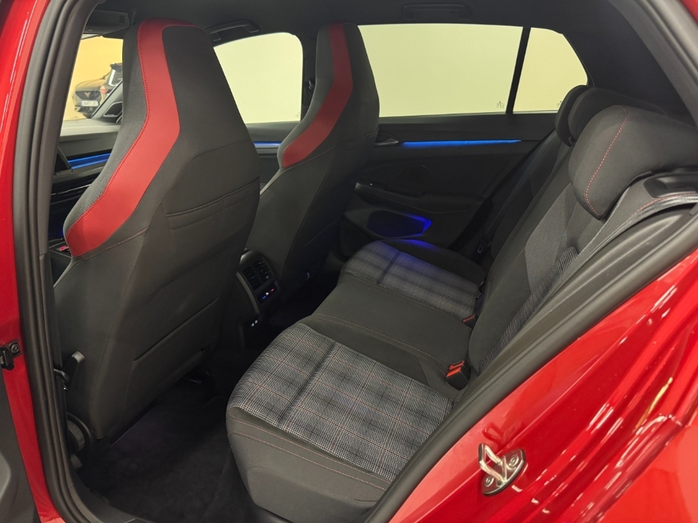 Volkswagen Golf VIII GTI foto 7